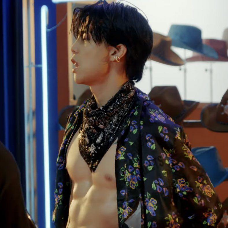 Hyung (Johnny)
